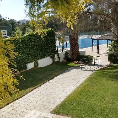 Spot Com Piscinas Exteriores E Interior! Apartamento *