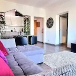 Spot Com Piscinas Exteriores E Interior! Apartman