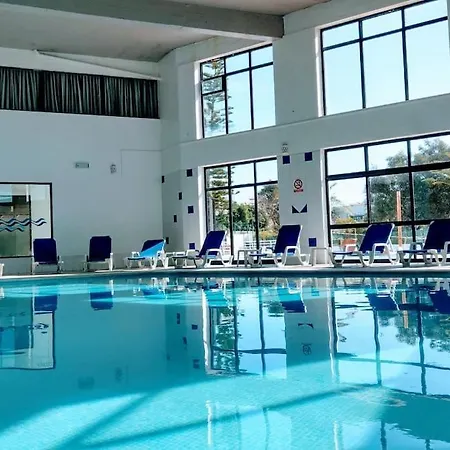 Spot Com Piscinas Exteriores E Interior! Apartamento