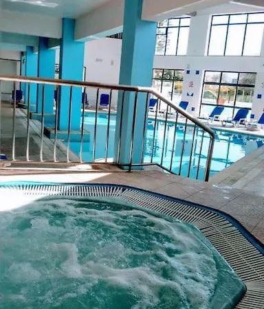 Spot Com Piscinas Exteriores E Interior! Albufeira