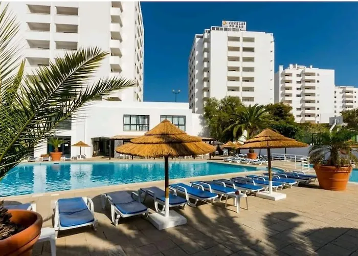 Spot Com Piscinas Exteriores E Interior! Albufeira